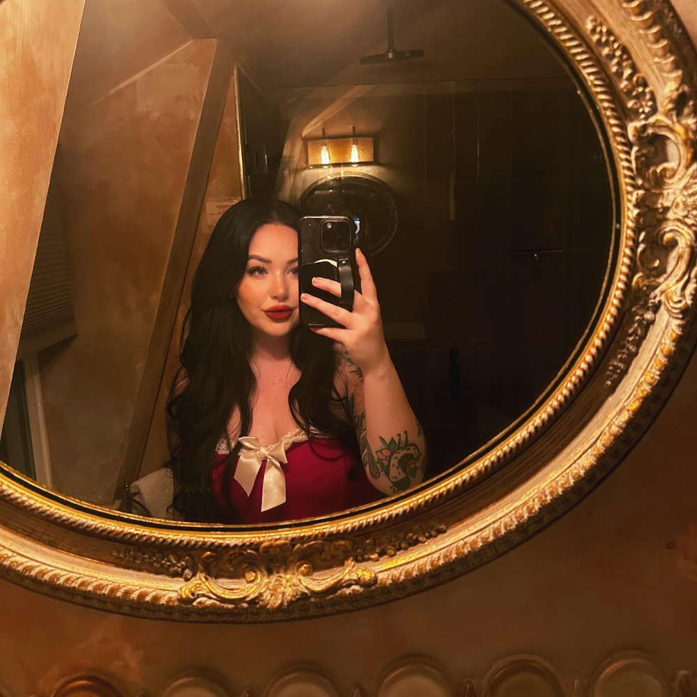 Meet your Posher, Eva
